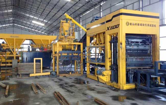 混(hùn)凝土砌(qì)塊磚機(ji)變頻器(qi)調頻振(zhèn)動的優(you)點