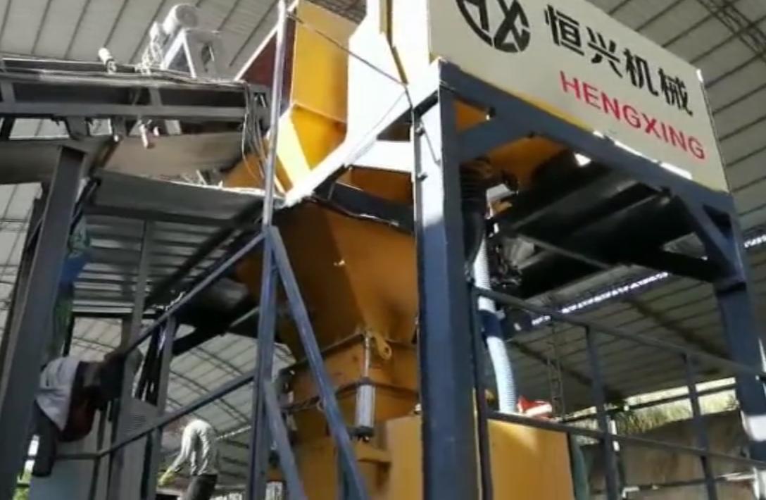 免蒸(zheng)加氣塊(kuai)設備 免(mian)蒸加氣(qi)磚生産(chan)線現場(chǎng)視頻